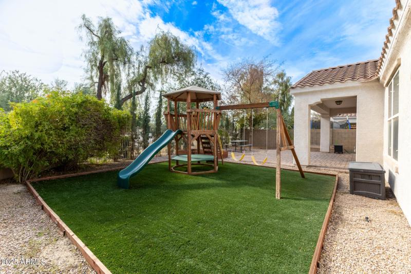 Synthetic Grass Area For Kids Or Pets