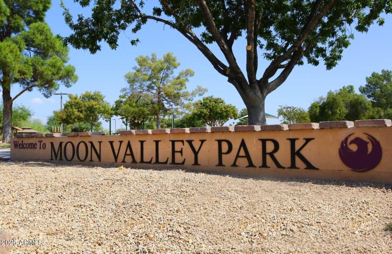 Moon Valley Park-Sign (1)