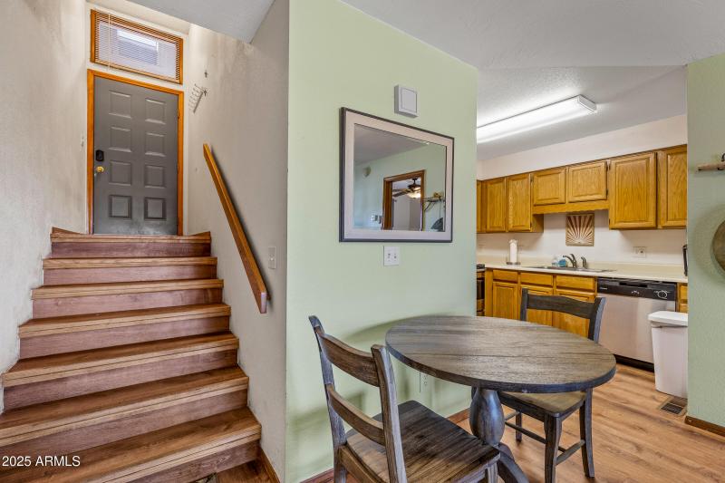 2665 N Valley View Rd Unit 10121-5