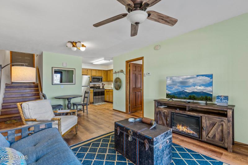 2665 N Valley View Rd Unit 10121-6