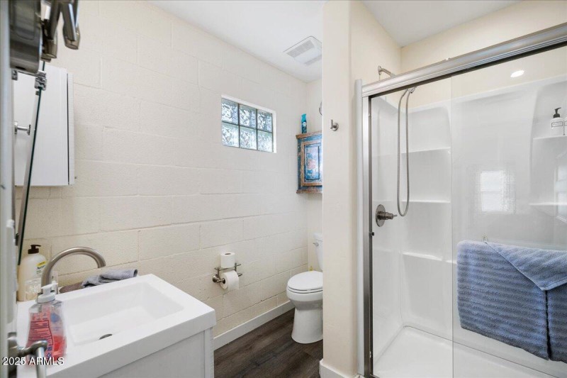 Guest House Bathroom