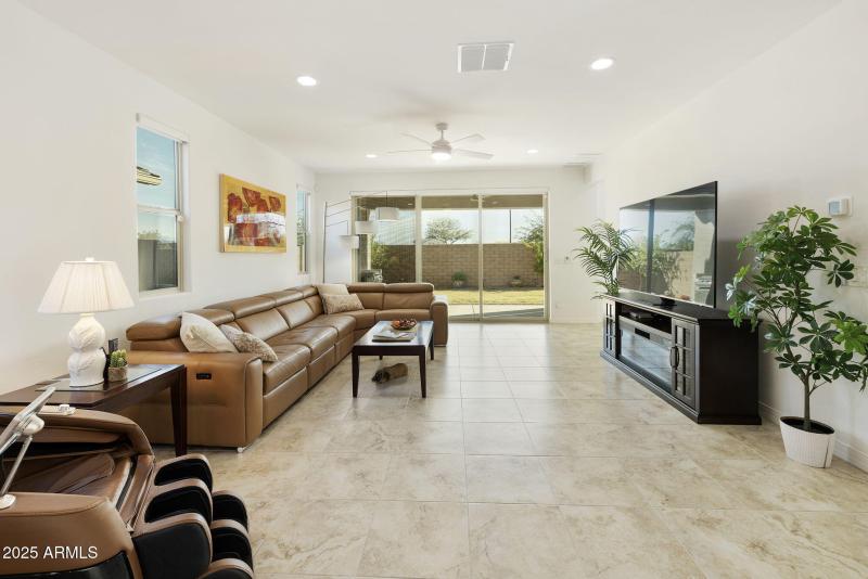 47-web-or-mls-_TM_9238