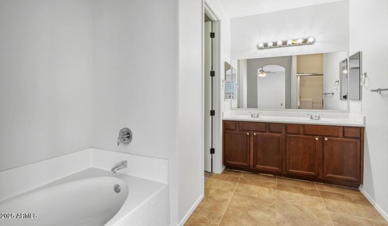 20251107045637468953000000-o