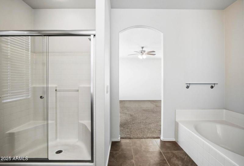 20251106184219997612000000-o