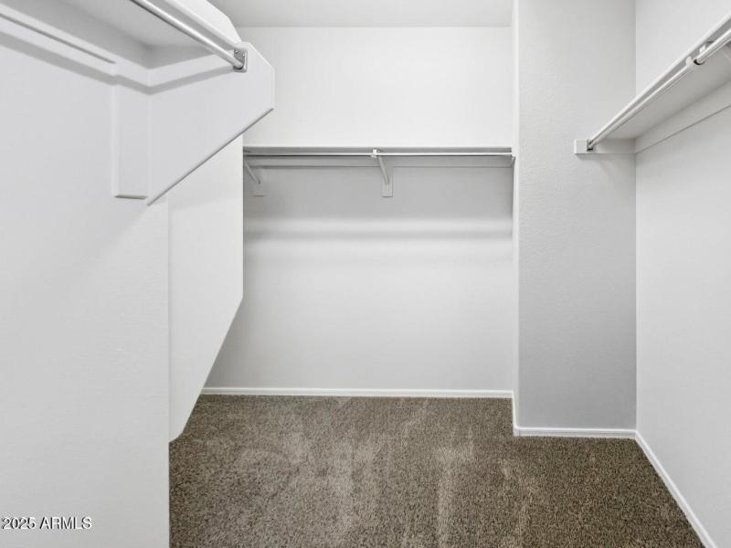 20251106184230571144000000-o