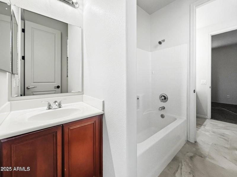 20251107043056227972000000-o