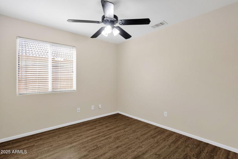 28-web-or-mls-3236-w-lone-cactus-dr