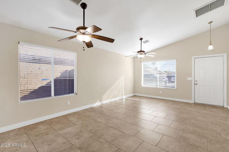 9-web-or-mls-3236-w-lone-cactus-dr