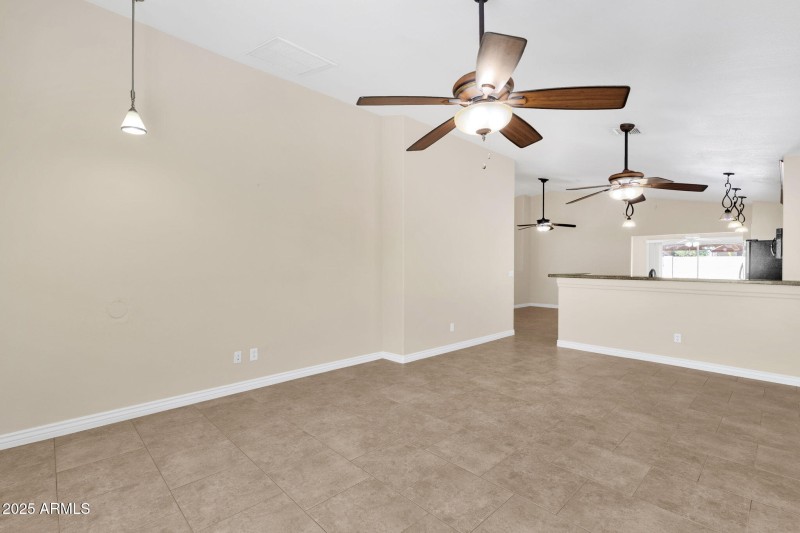 7-web-or-mls-3236-w-lone-cactus-dr