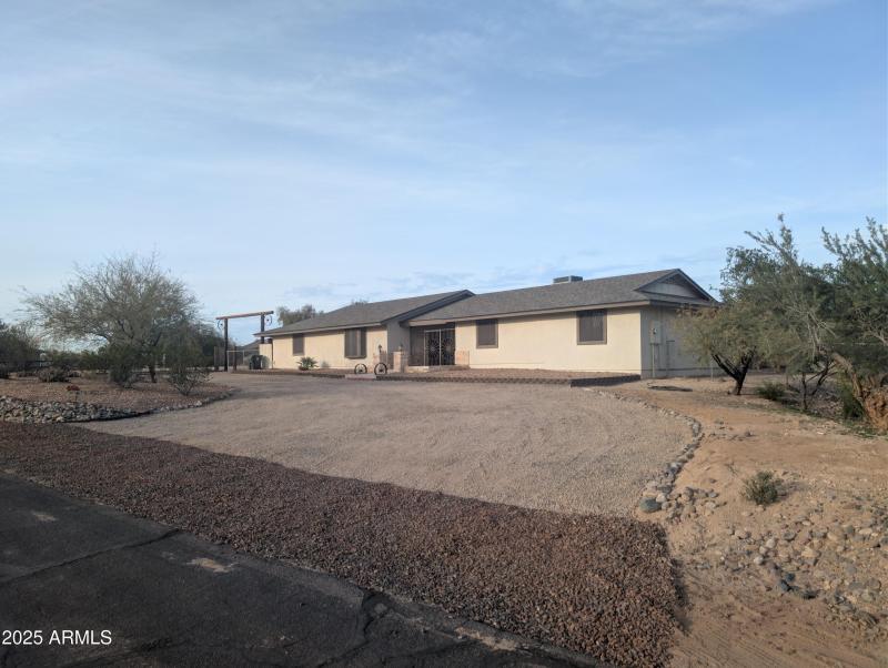 PXL_20251230_225656224