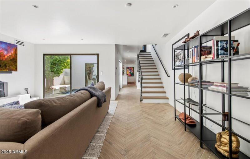 03-4843 N 72nd Way 01