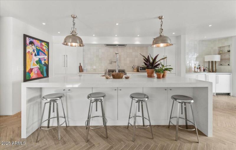 15-4843 N 72nd Way 13