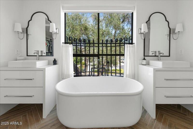 25-4843 N 72nd Way 23