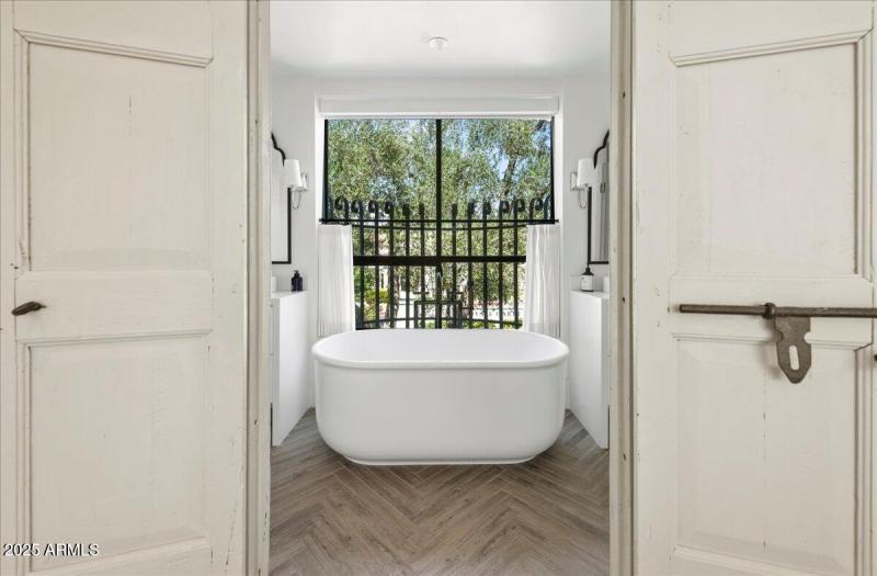 24-4843 N 72nd Way 22