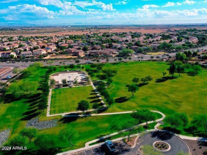 Beautiful Home inFoothills!