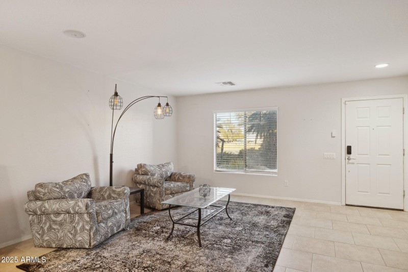 5-web-or-mls-43459-w-maricopa-ave