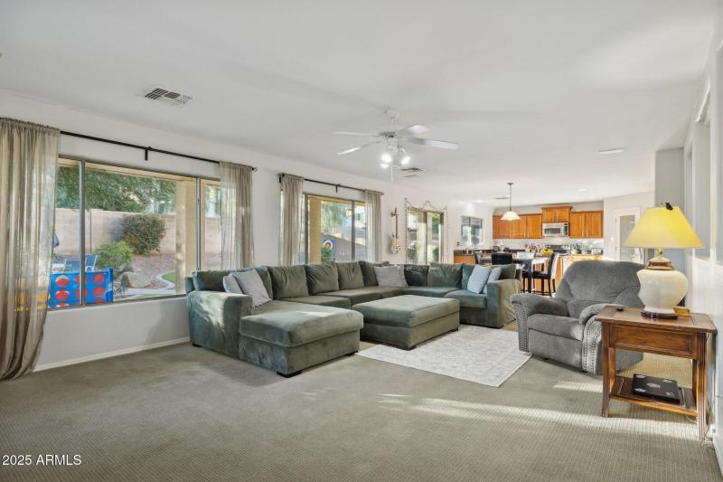 8-web-or-mls-43459-w-maricopa-ave