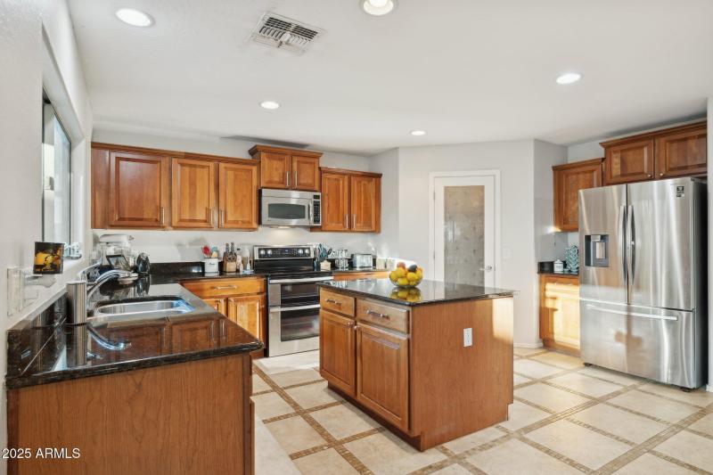 13-web-or-mls-43459-w-maricopa-ave