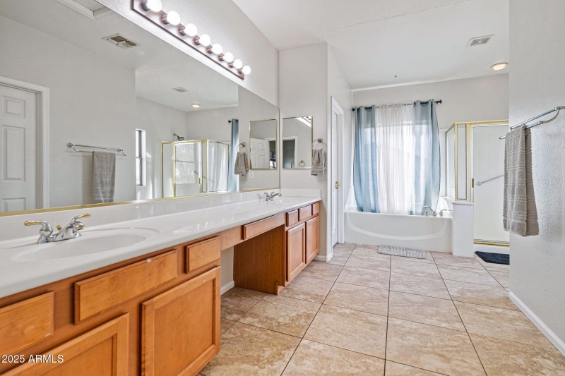 Upstairs Primary En-Suite