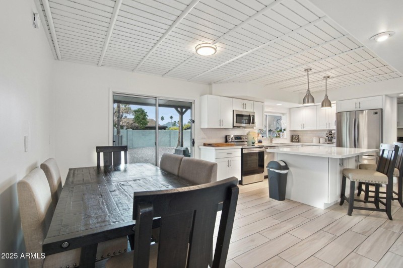 20-web-or-mls-E Shaw Butte Dr-0705-010