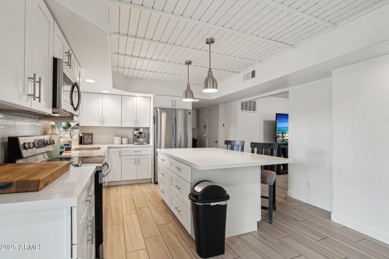 22-web-or-mls-E Shaw Butte Dr-0705-012