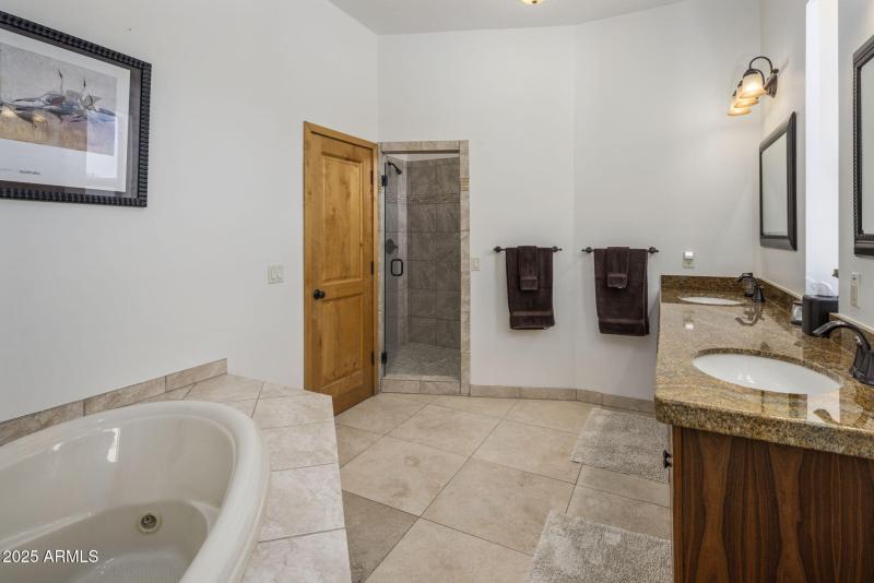 16 SPA BATH AND WALK-IN SHOWER