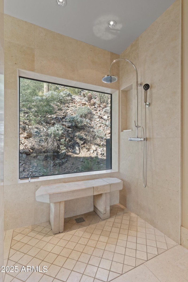 7310 N Highcliff Dr-19