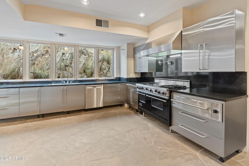 7310 N Highcliff Dr-39