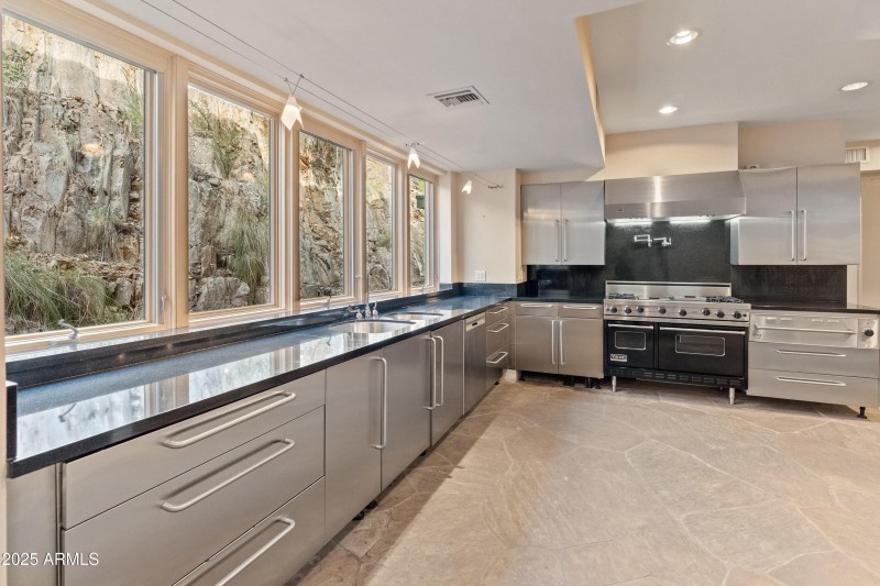 7310 N Highcliff Dr-42