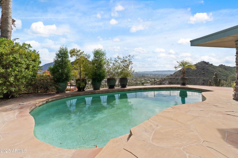 7310 N Highcliff Dr-45