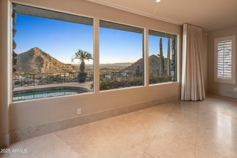 7310 N Highcliff Dr-68