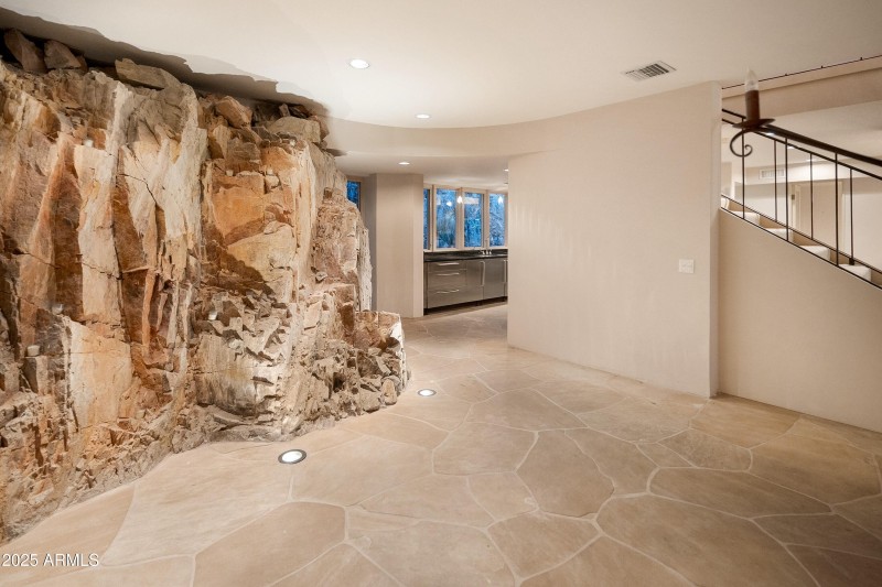 7310 N Highcliff Dr-77