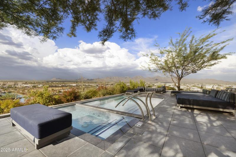 Jacuzzi & Cold Plunge