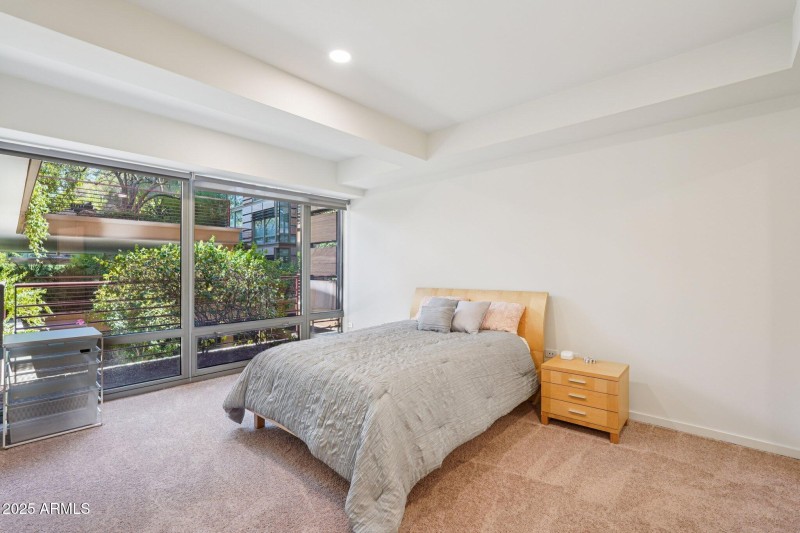 22-web-or-mls-E Rancho Vista Dr-S0807-02