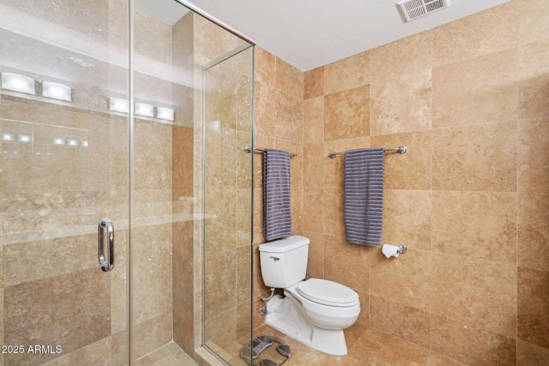 28-web-or-mls-E Rancho Vista Dr-S0807-02