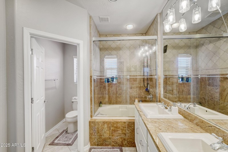 E Rough Rider Rd 1212-027