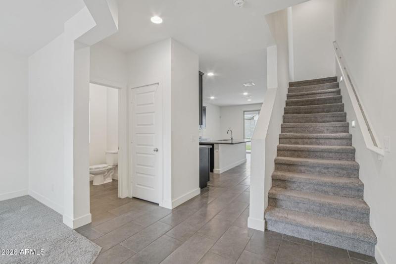 6-web-or-mls-N 212th Ave-S0201-006