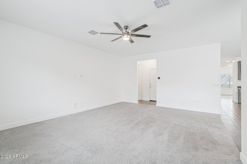 9-web-or-mls-N 212th Ave-S0201-009