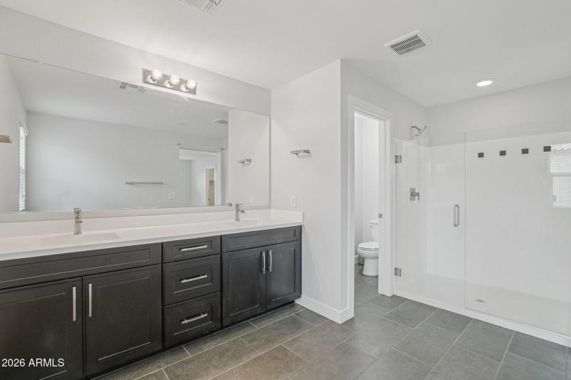 24-web-or-mls-N 212th Ave-S0201-024