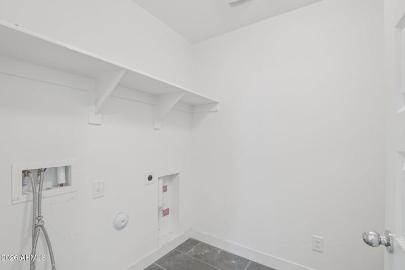 25-web-or-mls-N 212th Ave-S0201-025