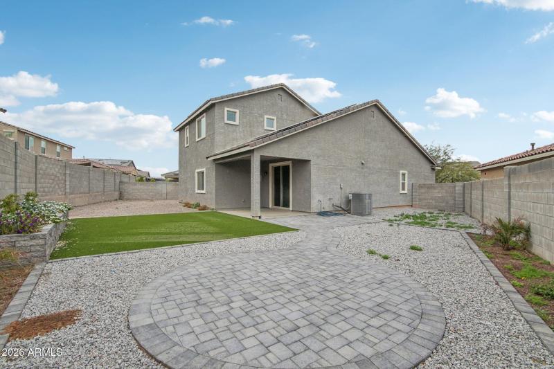 33-web-or-mls-N 212th Ave-S0201-033