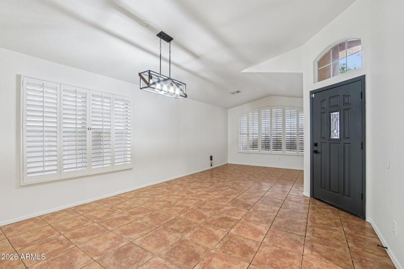 2-web-or-mls-E Brookwood Ct-S0201-004