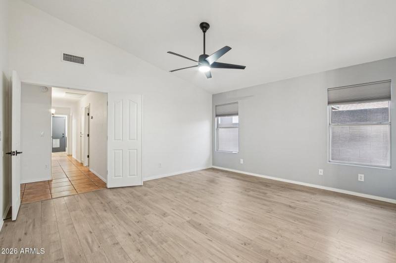 9-web-or-mls-E Brookwood Ct-S0201-015