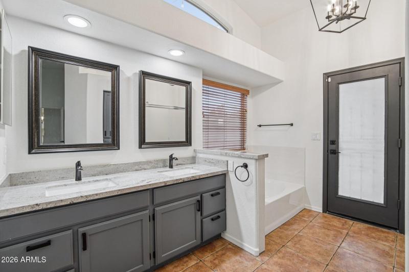 10-web-or-mls-E Brookwood Ct-S0201-024