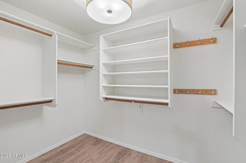 11-web-or-mls-E Brookwood Ct-S0201-028