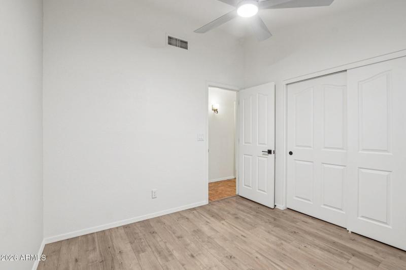 13-web-or-mls-E Brookwood Ct-S0201-018