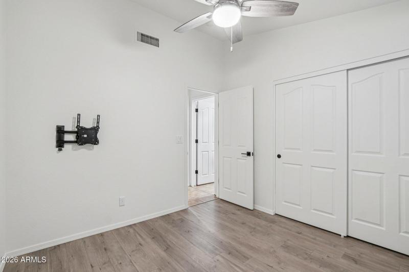 15-web-or-mls-E Brookwood Ct-S0201-020