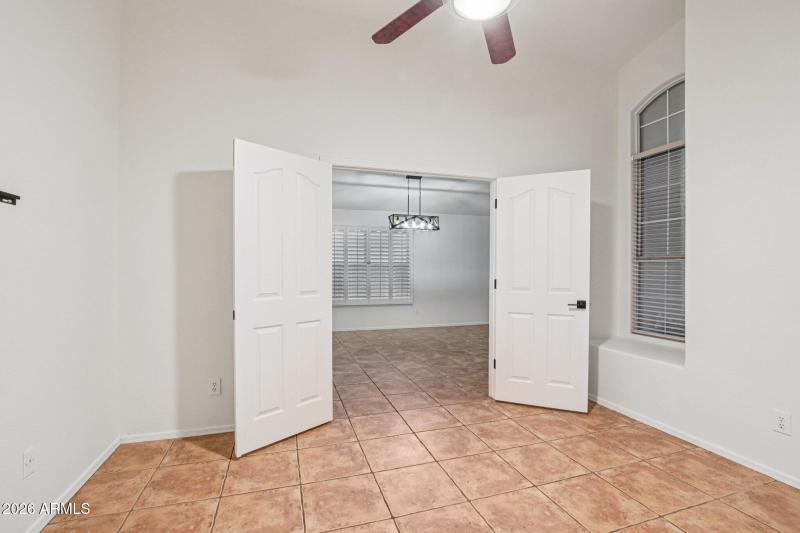 16-web-or-mls-E Brookwood Ct-S0201-021