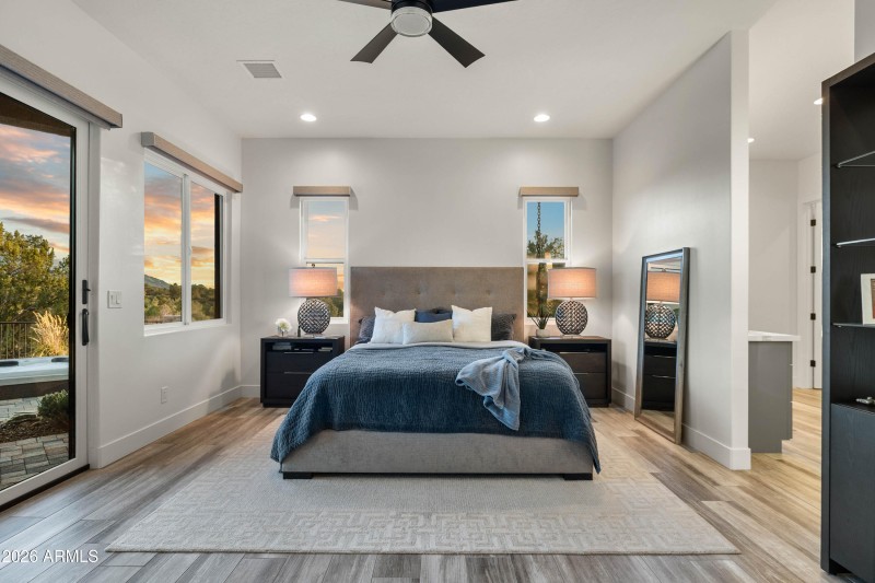 30-Primary Bedroom (1)