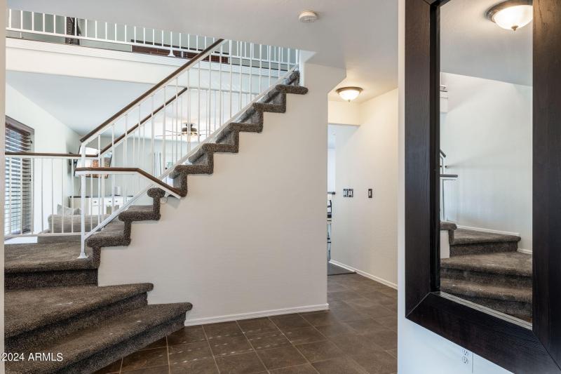 6-web-or-mls-7515-e-laguna-azul-ave